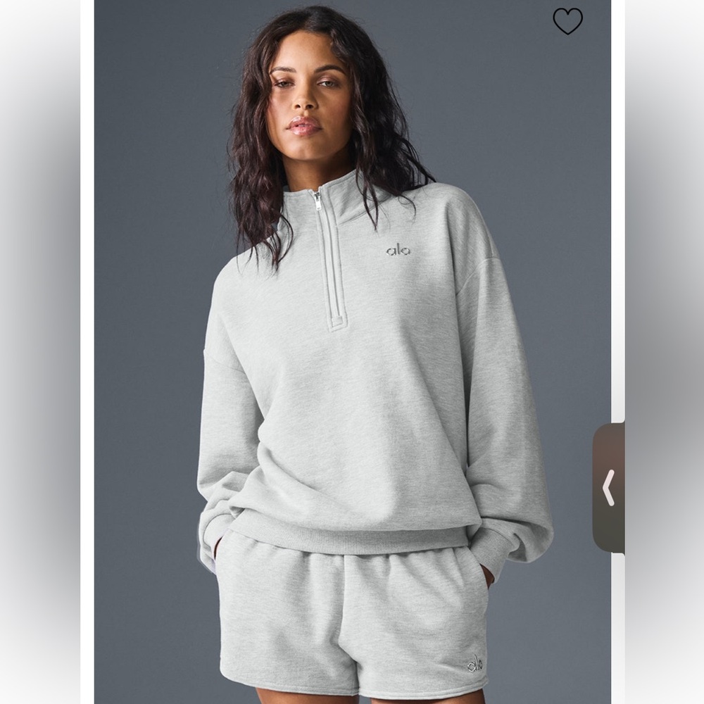 NWT ALO yoga accolade 1/4 zip pullover in athletic heather grey size small